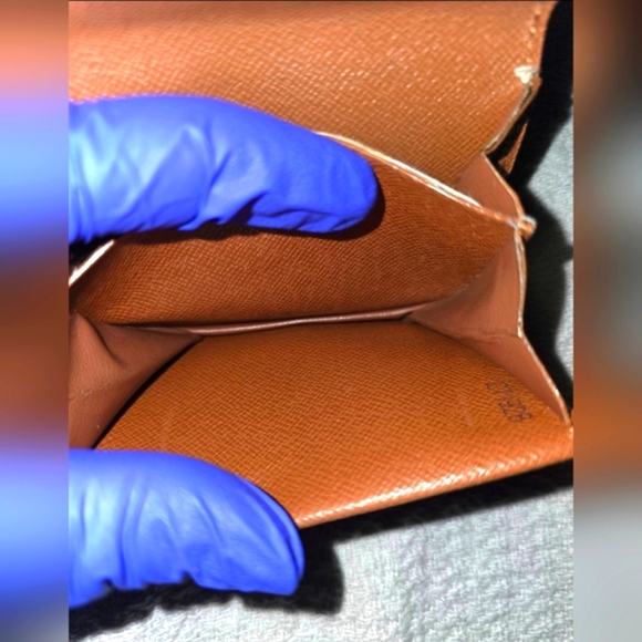 Authentic Louis Vuitton Monogram Leather Coin Pouch/Purse Snap Closure - Picture 10 of 11